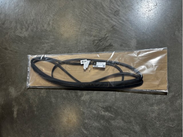 Ущільнювач вітрового скла A9066710020 MERCEDES