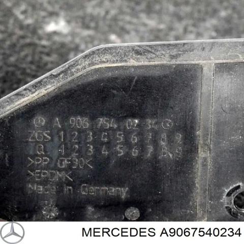 Захист паливозаливної горловини A9067540234 MERCEDES