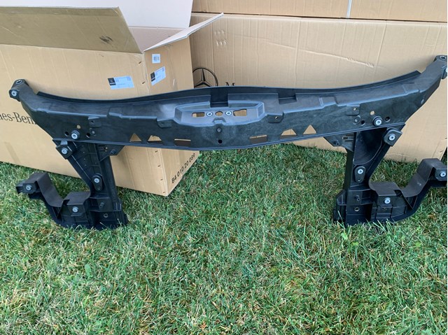 Панель передня A9068800403 MERCEDES