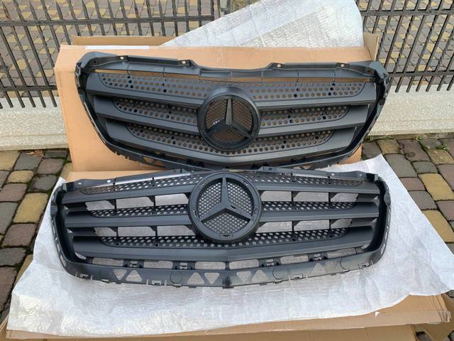 Облицювання радіатора A9068880523 MERCEDES