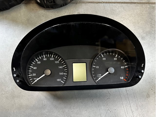 Покажчик напруги (вольтметр) A9069005202 MERCEDES