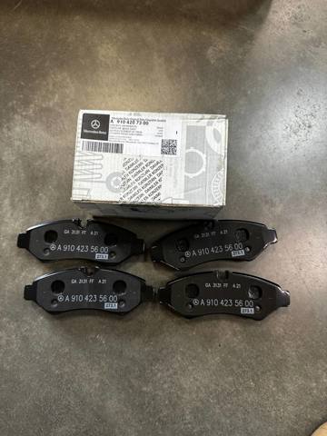 Колодки на гальмо задній дисковий A9104207300 MERCEDES