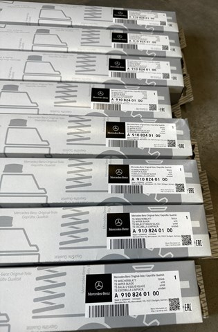 Щітка двірника ліва A9108240100 MERCEDES