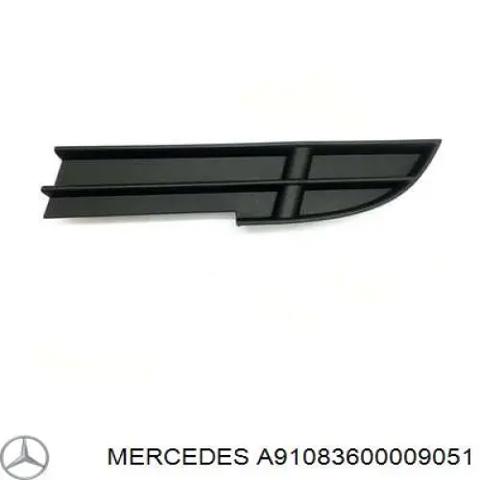 Пластик під лобове скло A91083600009051 MERCEDES