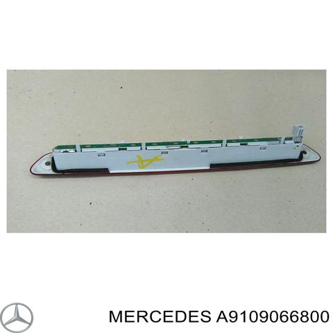 Ліхтар сигналу гальмування A9109066800 MERCEDES