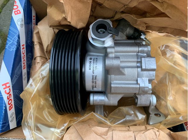 Насос рульового механізму KS00000633 BOSCH