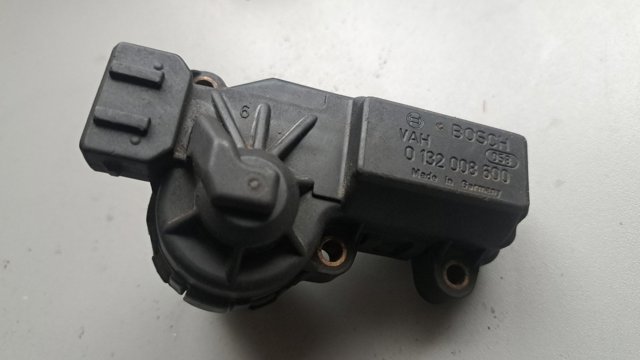 Управління привідкривателем дросельної заслінки 0132008600 BOSCH