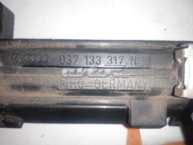 Рампа форсунок системи упорскування палива 037133317N VAG