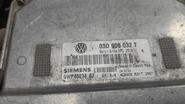 Комп'ютер двигуна 03D906032C VAG