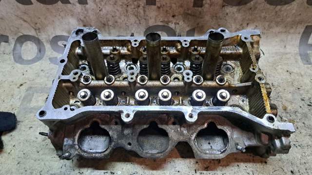 Головка блока циліндрів (ГБЦ), ліва 1110239055 TOYOTA