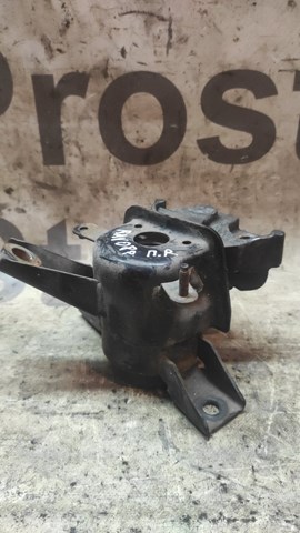 Права подушка двигуна 1230528230 TOYOTA