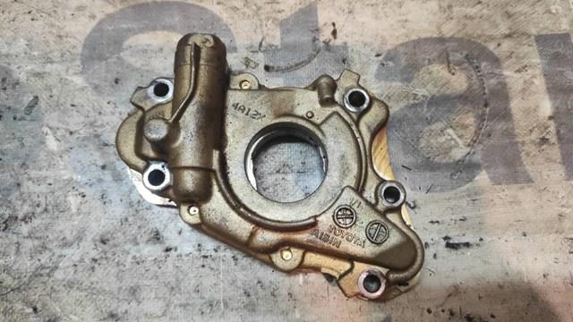 Масляний насос двигуна 151000D031 TOYOTA