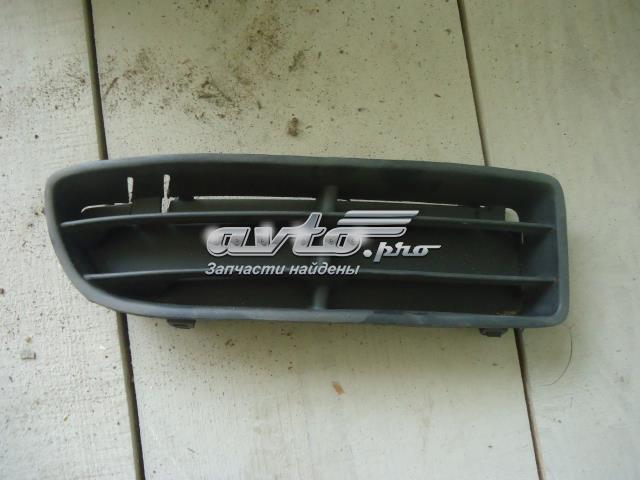 Решітка переднього бампера, права 1J5853950C VAG
