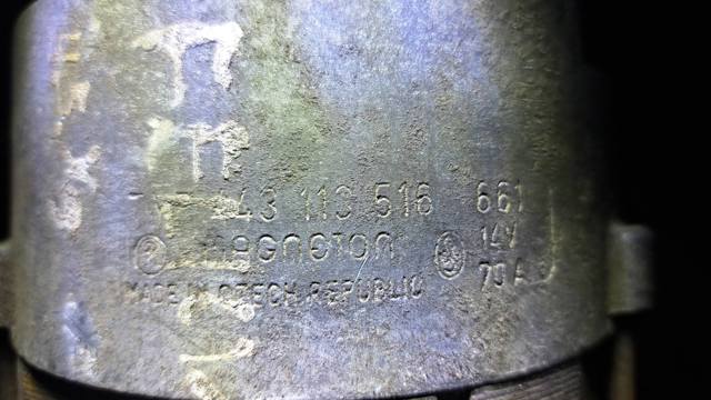 Авто генератор 443113516 VAG