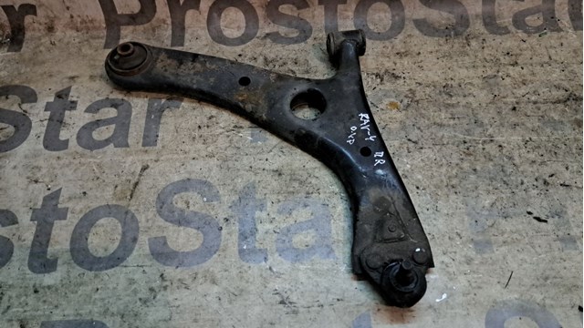 Правий важіль передній нижній підвіски 4806842041 TOYOTA
