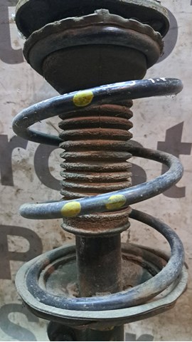 Пружина передня 4813105690 TOYOTA