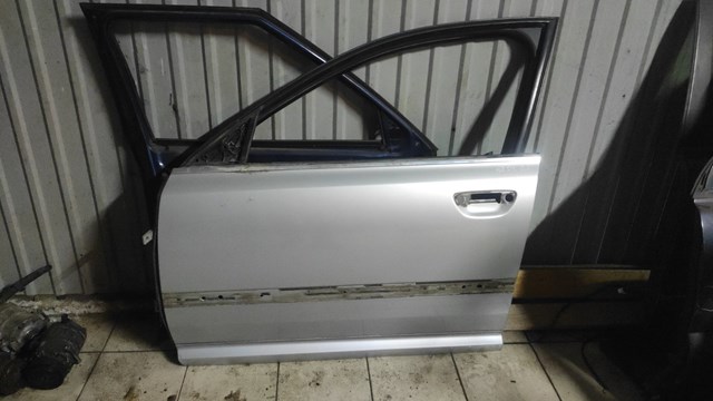 Водійські двері Ауді A8 D3