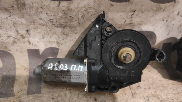 Мотор склопідйомника дверей передніх, правих 4E1959802F VAG
