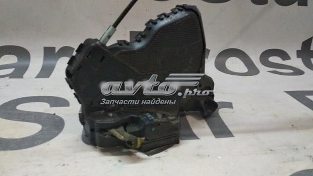 Замок водійських дверей 69040AA050 TOYOTA