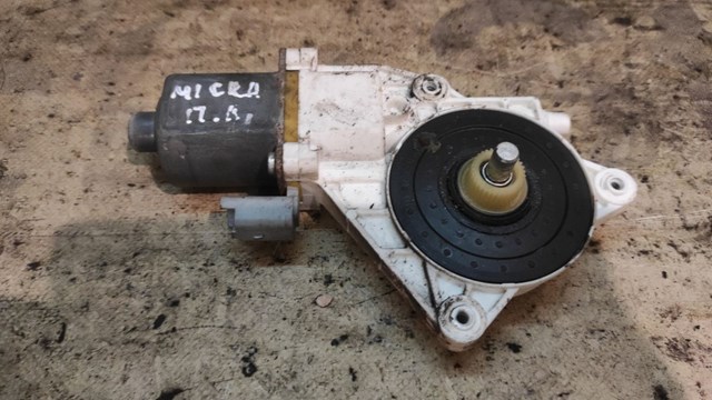 Мотор склопідйомника водійських дверей 80731BC400 NISSAN