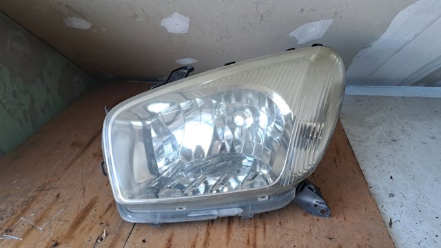 Блок фара ліва 8115042180 TOYOTA