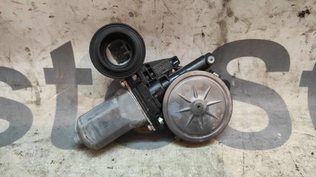 Моторчик склопідйомника двері задніх, правих 85720AE010 TOYOTA