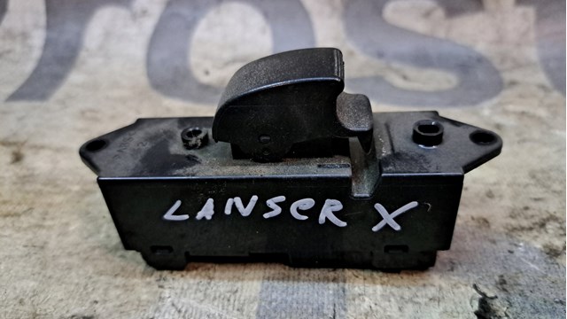 Кнопки заднього лівого склопід'ємника 8608A067 MITSUBISHI