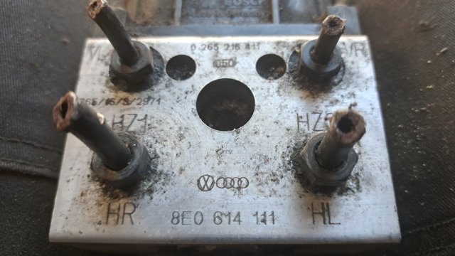 Блок керування АБС (ABS) 8E0614111 VAG