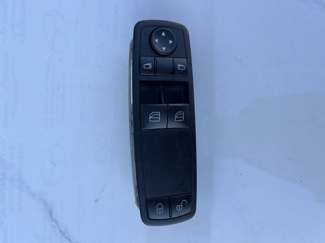 Кнопки переднього лівого склопід'ємника A1698206510 MERCEDES