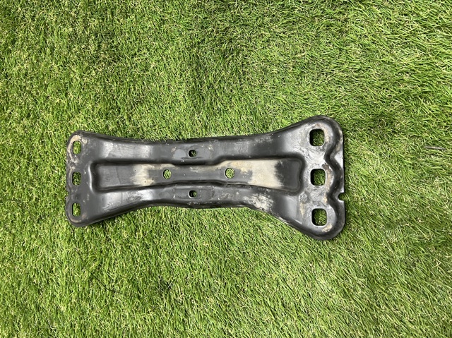 Кріплення кпп A2032420601 MERCEDES