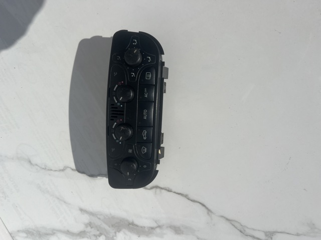 Блок управління кондиціонером A2038304085 MERCEDES