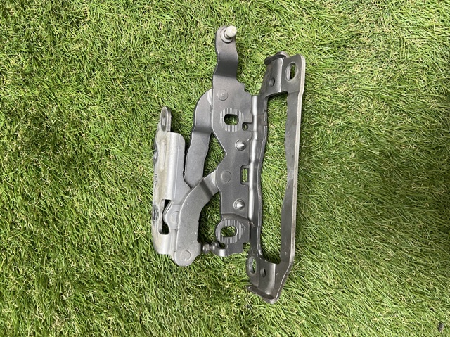 Петля капота, права A2048800828 MERCEDES