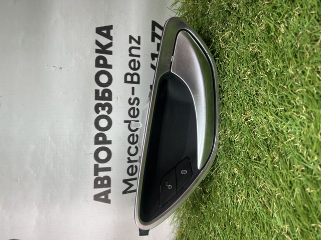 Ручка передніх дверей внутрішня, права A2057600200 MERCEDES