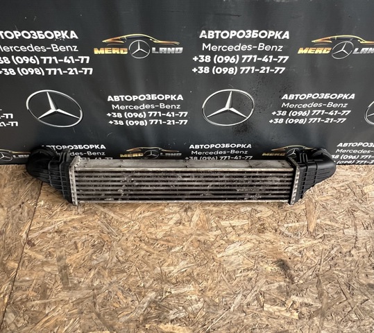 Радіатор інтеркулера A2115001102 MERCEDES