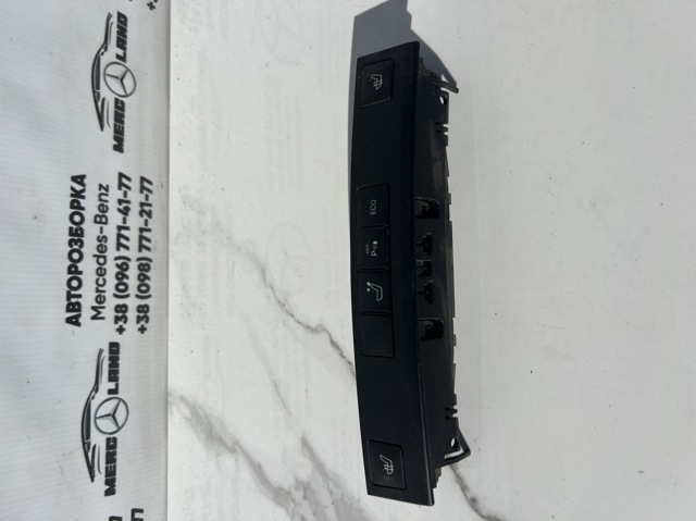 Блок кнопок центральної консолі A2128209710 MERCEDES