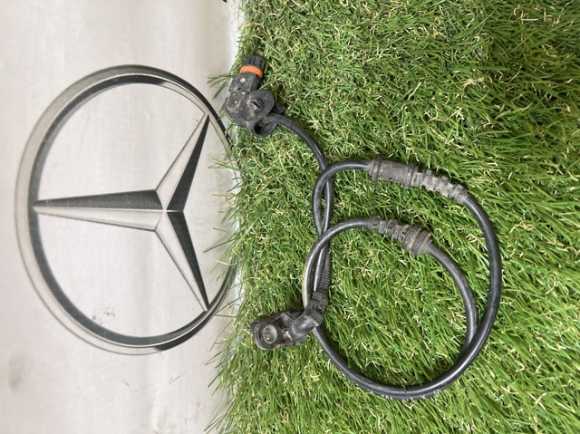 Датчик АБС (ABS) передній, лівий A2129050701 MERCEDES