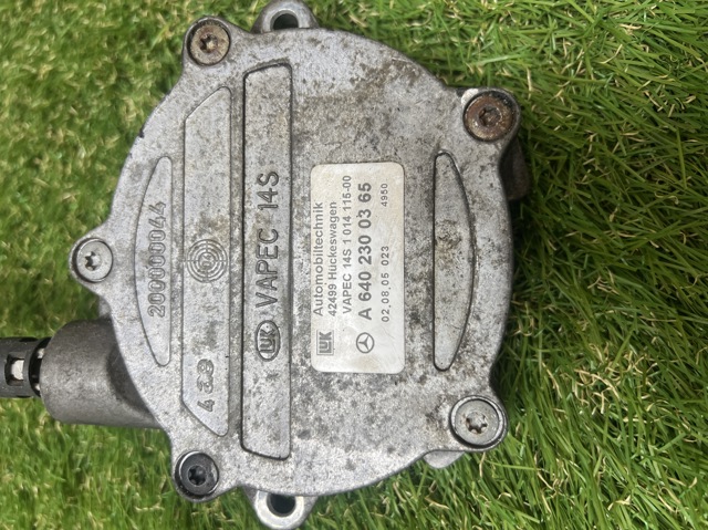 Насос вакуумний A6402300365 MERCEDES