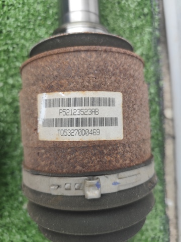 Напіввісь задня 52123523AB CHRYSLER