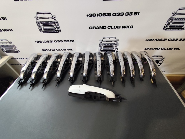 Ручка задньої двері зовнішня права 55113686AE CHRYSLER