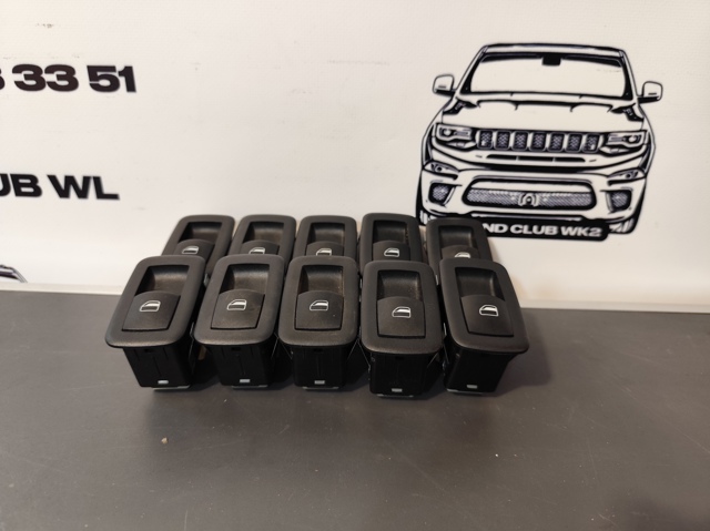 Кнопки заднього лівого склопід'ємника 68085690AC CHRYSLER