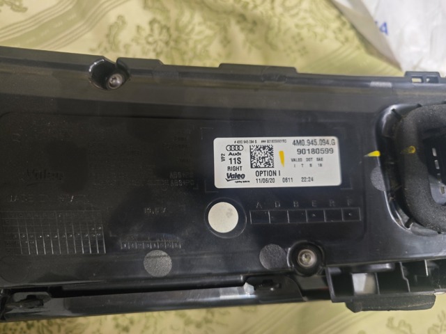 Задні ліхтарі 4M0945094G VAG