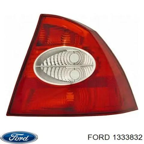 Задній правий стоп 1333832 FORD