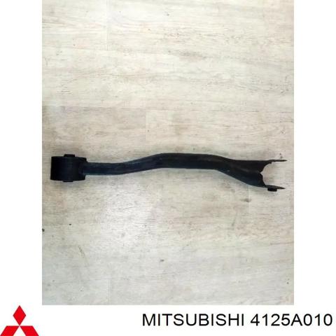 Важіль/тяга задньої підвіски подовжній нижній, правий 4125A010 MITSUBISHI