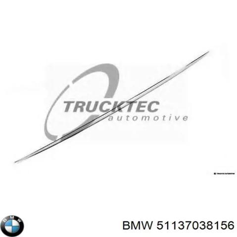 Молдинг кришки багажника 51137038156 BMW