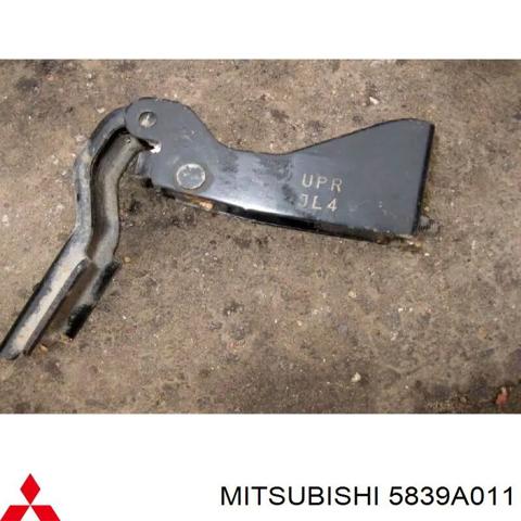 Кріплення запасного колеса 5839A011 MITSUBISHI