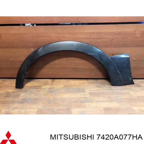 Розширювач/накладка арки переднього крила, лівий 7420A077HA MITSUBISHI