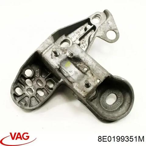 Кронштейн подушки (опори) двигуна, лівої 8E0199351M VAG