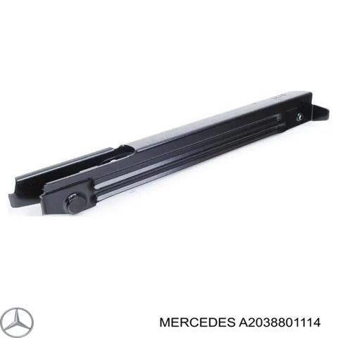 Кронштейн кріплення бампера переднього лівий A2038801114 MERCEDES
