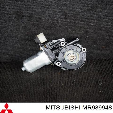 Двигун стеклопод'емника двері задньої, лівої MR989948 MITSUBISHI