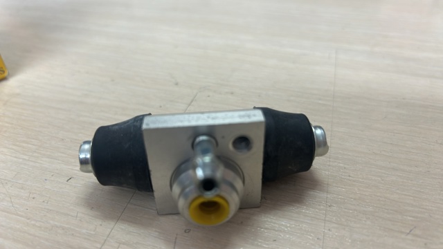 Робочий циліндр 040608 METELLI